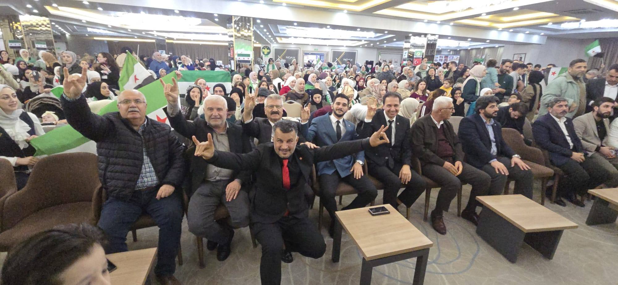 احتفال السوريين بعيد النصر في مرسين