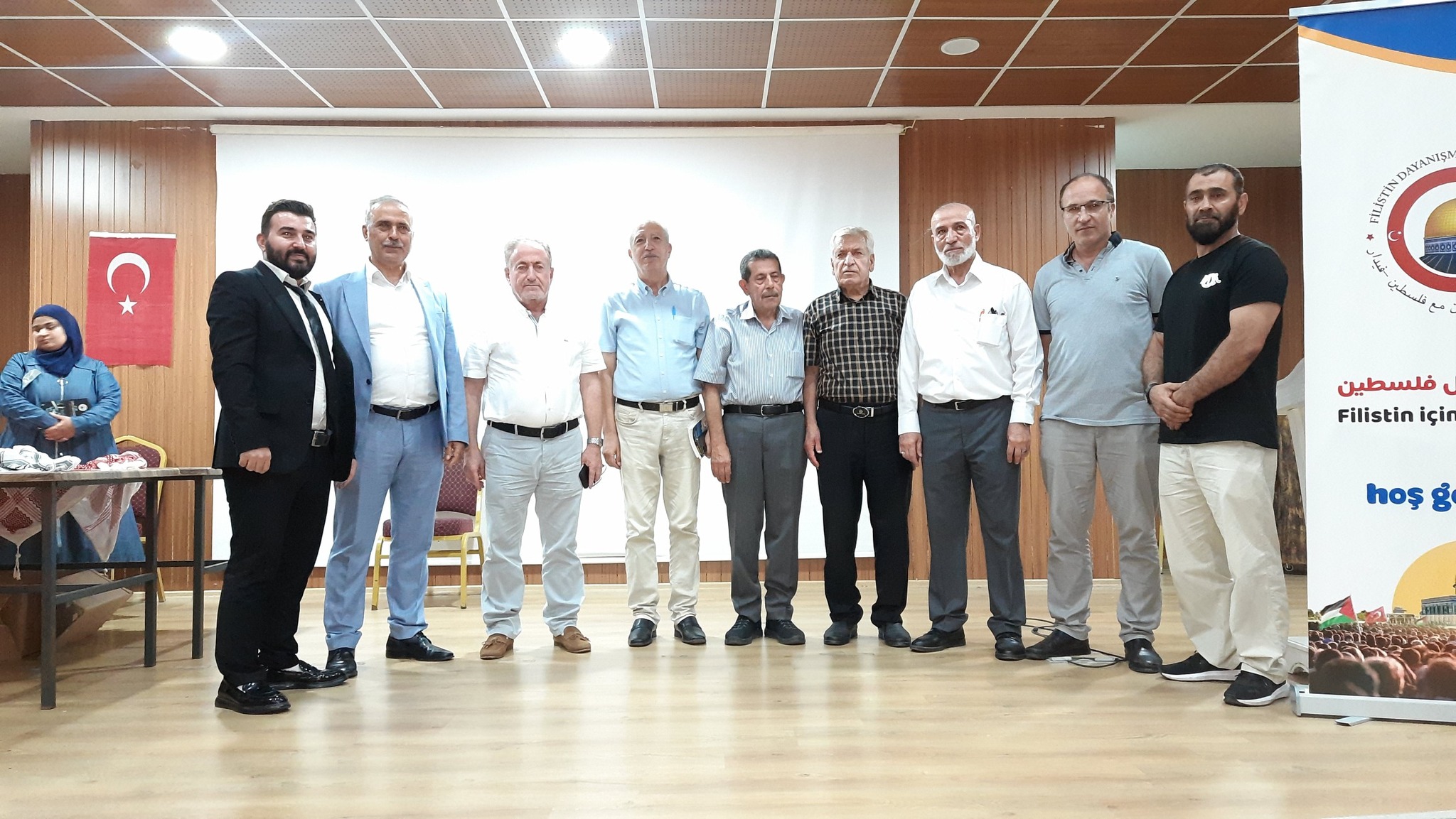 تكريم الطلبة الفلسطينيين المتفوقين في مرسين